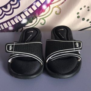 Nike slides